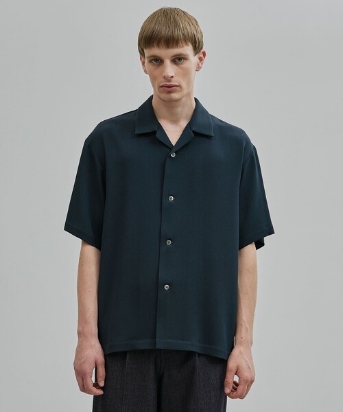UNITED TOKYO（ユナイテッドトウキョウ）の「COLD DRY PLEATS オープンカラーシャツ（シャツ/ブラウス・メンズ・オリーブ/ブラック/ダークグレー/オフホワイト・1/2）」の22枚目の写真