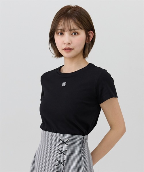 REDYAZEL（レディアゼル）の「REDYAZEL刺繍Ｔシャツ（Tシャツ/カットソー・レディース・オフホワイト/ブラック・FREE）」の2枚目の写真