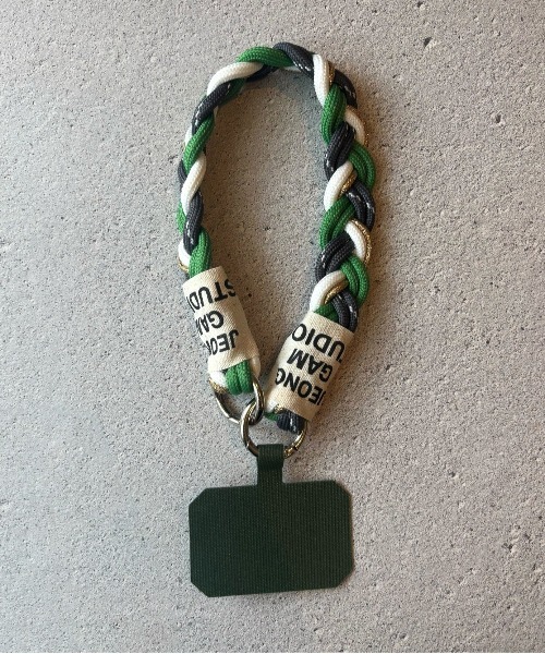 lit.Cy（リットシー）の「ブレイド カラーミックスコード ショート スマホストラップ（スマホグッズ・レディース・レッド系その他/グリーン/ベージュ/オレンジ/レッド・FREE）」の3枚目の写真