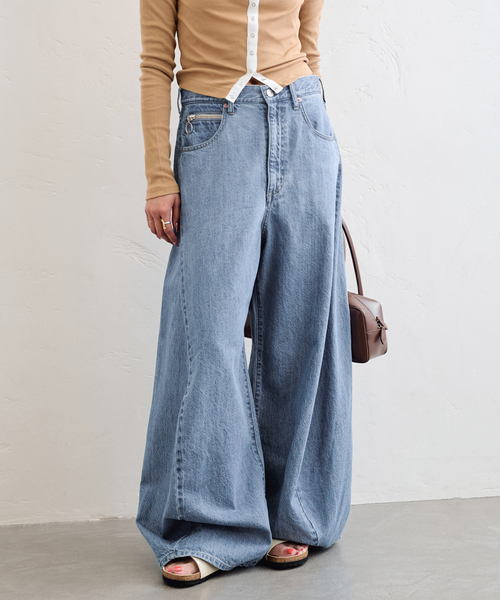 U by SPICK&SPAN（ユーバイスピックアンドスパン）の「《追加》フローストルーズバレルレッグデニム（デニムパンツ・レディース・ブルー/ピンク・36/38）」の2枚目の写真