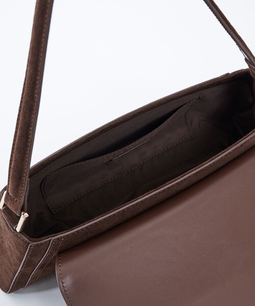 PUBLIC TOKYO（パブリックトウキョウ）の「エコスウェードフラップBAG（ハンドバッグ・レディース・ブラック/ライトベージュ/ブラウン・FREE）」の12枚目の写真