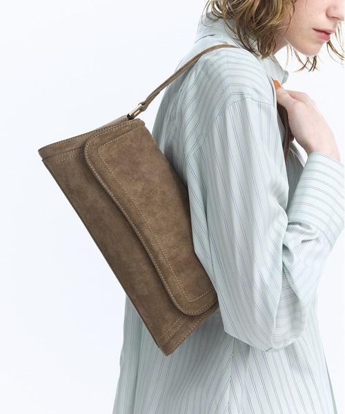 ベージュ スエード バッグ フラップ式 エコスウェードフラップBAG（ハンドバッグ）｜PUBLIC TOKYO