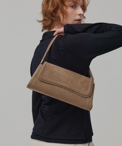 PUBLIC TOKYO（パブリックトウキョウ）の「エコスウェードフラップBAG（ハンドバッグ・レディース・ブラック/ライトベージュ/ブラウン・FREE）」の13枚目の写真