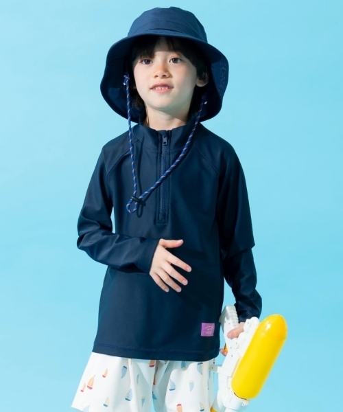 and D. petit main（アンドディープティマイン）の「【SWIM】ハーフジップラッシュガード（ラッシュガード・キッズ・ベージュ/ネイビー/ライトグレー/ライトブルー・140cm/150cm/130cm/90cm/100cm/110cm/120cm）」の4枚目の写真