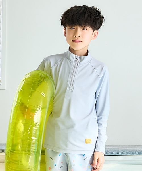 and D. petit main（アンドディープティマイン）の「【SWIM】ハーフジップラッシュガード（ラッシュガード・キッズ・ベージュ/ネイビー/ライトグレー/ライトブルー・140cm/150cm/130cm/90cm/100cm/110cm/120cm）」の2枚目の写真