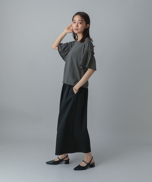 GLOBAL WORK(グローバルワーク)の「MATINEE LINE/冷感フリルスリーブ半袖/496991(Tシャツ/カットソー・レディース・オフホワイト/ブラック/レッド/チャコール・REGULAR/LONG)」の18枚目の写真
