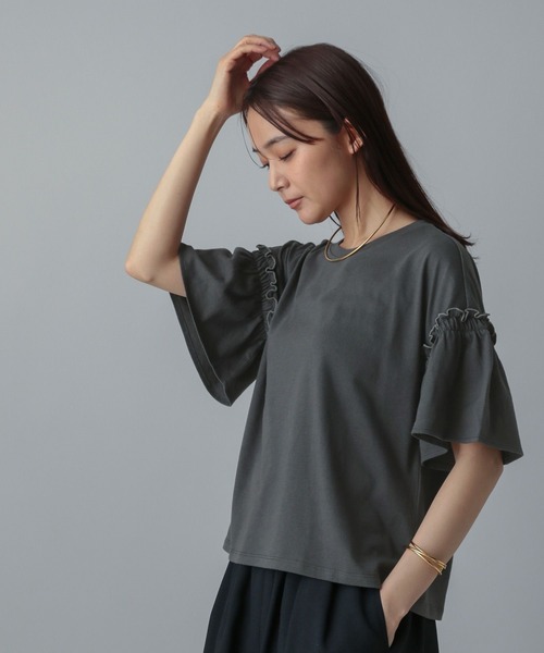 GLOBAL WORK(グローバルワーク)の「MATINEE LINE/冷感フリルスリーブ半袖/496991(Tシャツ/カットソー・レディース・オフホワイト/ブラック/レッド/チャコール・REGULAR/LONG)」の20枚目の写真