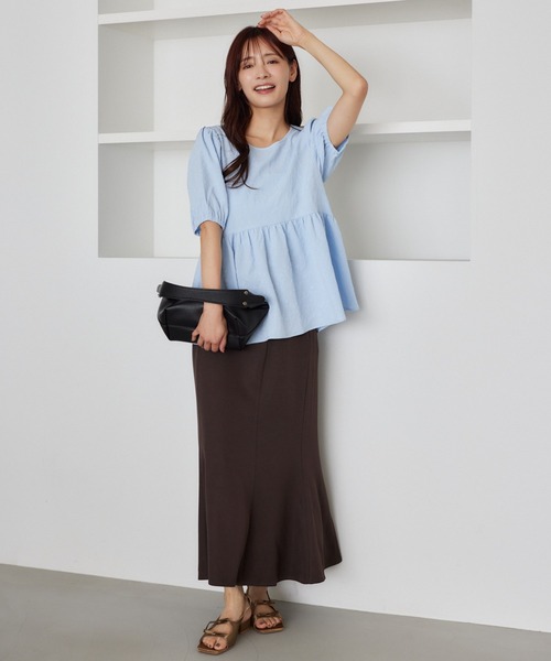 mysty woman（ミスティウーマン）の「フラワージャガードペプラムブラウス   572852（シャツ/ブラウス・レディース・オフホワイト/ブラック/ライトブルー・FREE）」の5枚目の写真