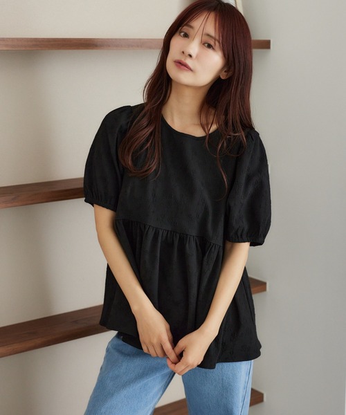 mysty woman（ミスティウーマン）の「フラワージャガードペプラムブラウス   572852（シャツ/ブラウス・レディース・オフホワイト/ブラック/ライトブルー・FREE）」の8枚目の写真