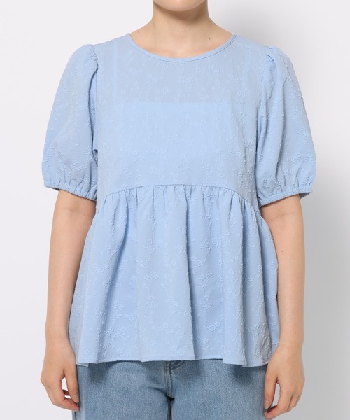 mysty woman（ミスティウーマン）の「フラワージャガードペプラムブラウス   572852（シャツ/ブラウス・レディース・オフホワイト/ブラック/ライトブルー・FREE）」の13枚目の写真