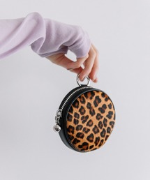 Beau're（ヴュレ）の「BEAURE Calf Hair Round マルチケース（ポーチ）」