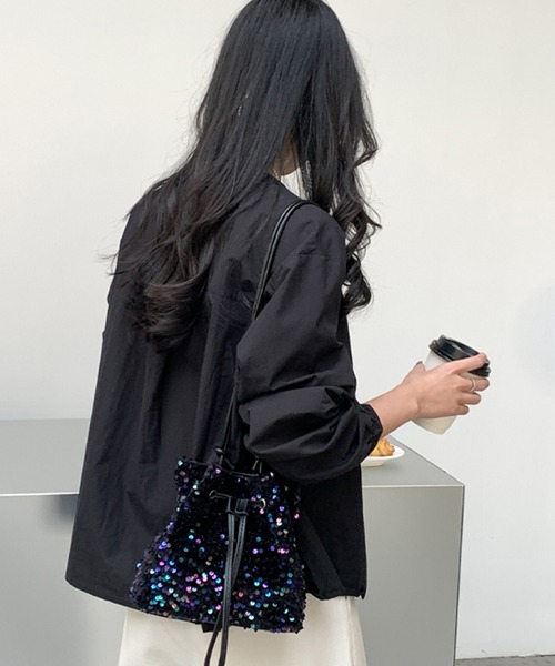 DRESS PLUS(ドレスプラス)の「キラキラ輝くスパンコール巾着バッグ(ハンドバッグ・レディース・ブラック/グレー/ブルー・フリー)」の19枚目の写真