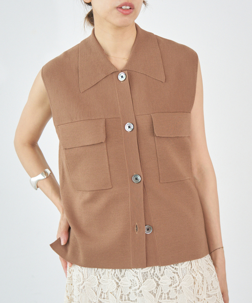 IENA（イエナ）の「ハイツイストウールシルク 襟付きノースリーブ（ニット/セーター・レディース・ブラック/キャメル・FREE）」の5枚目の写真