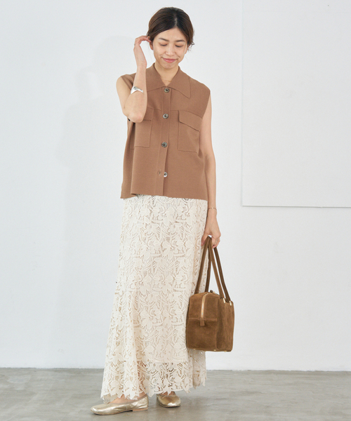 IENA（イエナ）の「ハイツイストウールシルク 襟付きノースリーブ（ニット/セーター・レディース・ブラック/キャメル・FREE）」の12枚目の写真