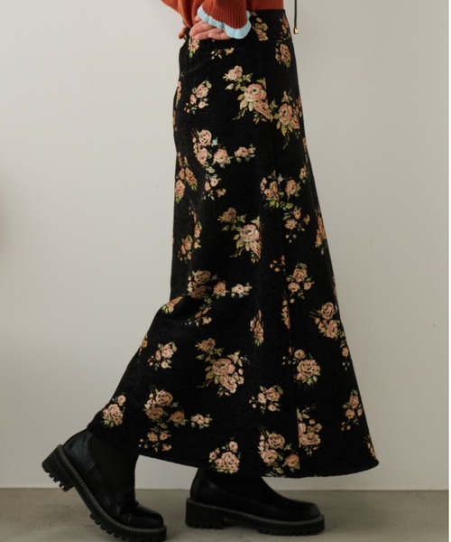 Unitage（ユニテージ）の「バラ柄ジャガードスカート（スカート・レディース・ライトブルー/ブラック・FREE）」の4枚目の写真