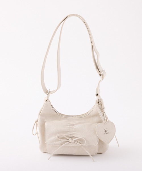 one after another NICE CLAUP(ワンアフターアナザーナイスクラップ)の「ハートミラーチャーム付きドロストバッグ(ショルダーバッグ・レディース・アイボリー/ブラウン/ピンク/ブラック・FREE)」の2枚目の写真