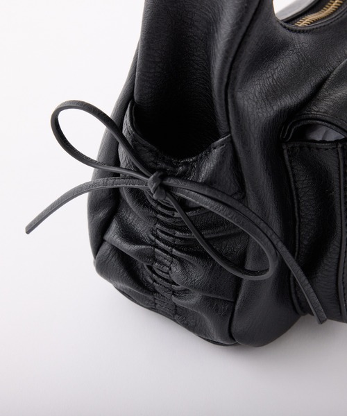 one after another NICE CLAUP(ワンアフターアナザーナイスクラップ)の「ハートミラーチャーム付きドロストバッグ(ショルダーバッグ・レディース・アイボリー/ブラウン/ピンク/ブラック・FREE)」の18枚目の写真