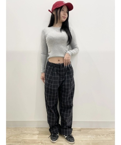 GAP（ギャップ）の「モダン クルーネックTシャツ（Tシャツ/カットソー・レディース・ブラック/ホワイト/ブラウン/ネイビー/ライトグレー・XS/S/M/L/XL/XXS）」の6枚目の写真