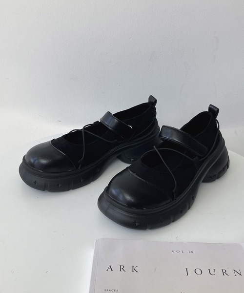 AS KNOW AS plus（アズノゥアズプラス）の「クロスストラップ メリージェーンローファー（ローファー・レディース・グレー/ブラック・L/M）」の2枚目の写真