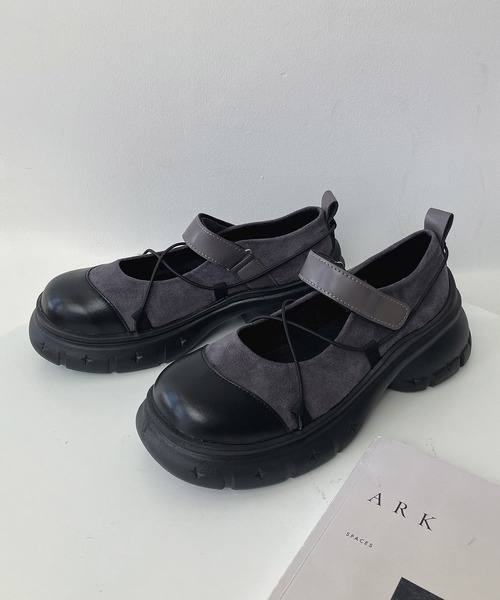 AS KNOW AS plus（アズノゥアズプラス）の「クロスストラップ メリージェーンローファー（ローファー・レディース・グレー/ブラック・L/M）」の4枚目の写真