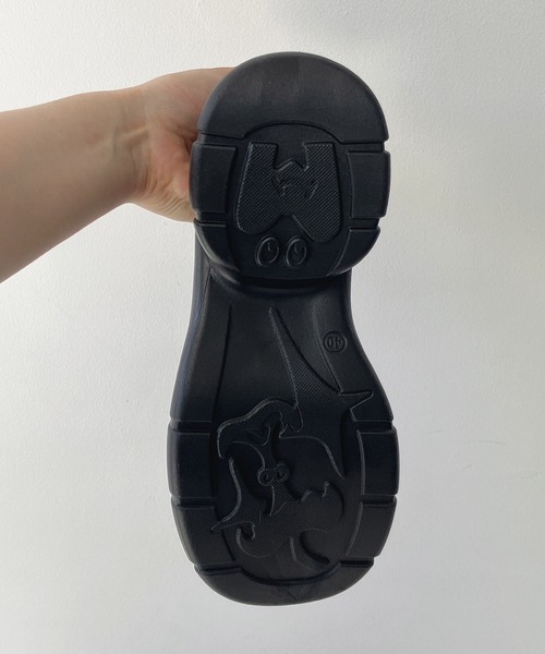 AS KNOW AS plus（アズノゥアズプラス）の「クロスストラップ メリージェーンローファー（ローファー・レディース・グレー/ブラック・L/M）」の8枚目の写真