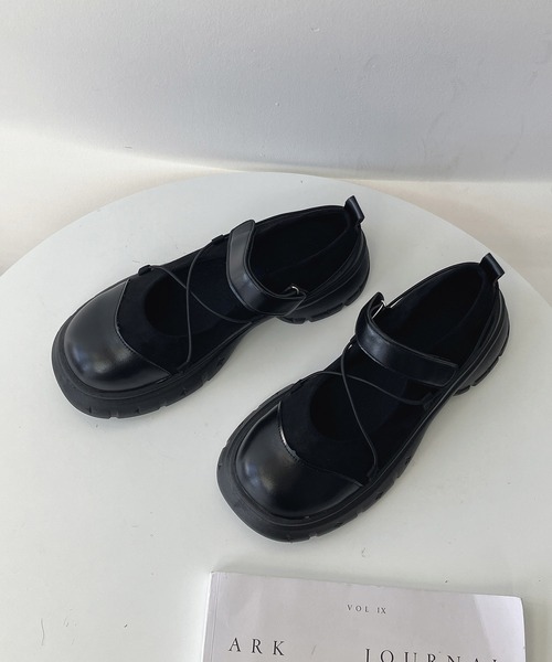 AS KNOW AS plus（アズノゥアズプラス）の「クロスストラップ メリージェーンローファー（ローファー・レディース・グレー/ブラック・L/M）」の13枚目の写真