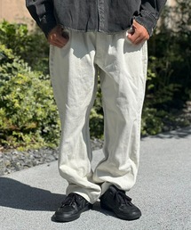 MAGIC NUMBER（マジック ナンバー）の「【MAGIC NUMBER】WASHED BLEACH TUCK DENIM PANT（デニムパンツ）」