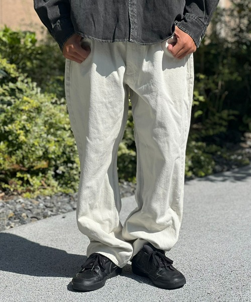 MAGIC NUMBER（マジック ナンバー）の「【MAGIC NUMBER】WASHED BLEACH TUCK DENIM PANT（デニムパンツ・メンズ・その他/ブラック・32/34/30）」の2枚目の写真