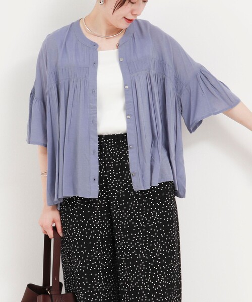 MICO COULIER（ミコクリエ）の「モダールピンタックギャザーブラウス（シャツ/ブラウス・レディース・チャコールグレー/ブラウン系その他/ライトブルー・38）」の6枚目の写真