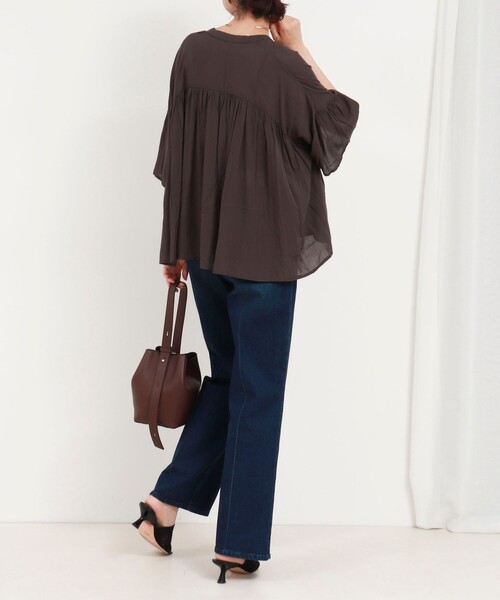 MICO COULIER（ミコクリエ）の「モダールピンタックギャザーブラウス（シャツ/ブラウス・レディース・チャコールグレー/ブラウン系その他/ライトブルー・38）」の22枚目の写真