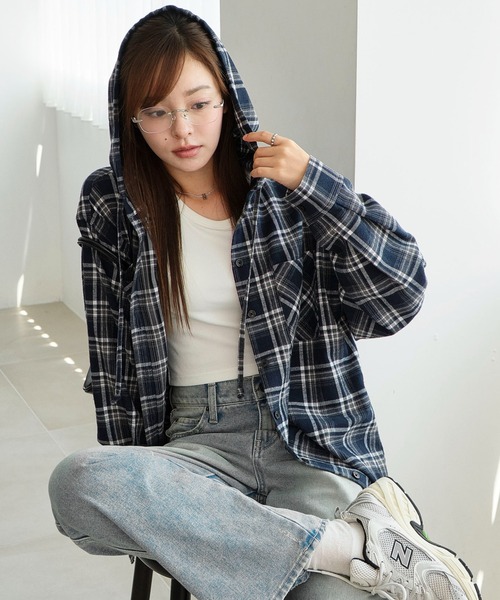 WEGO（ウィゴー）の「WEGO/チェックフードBIGネルシャツ（シャツ/ブラウス・レディース・ピンク/ブラック/ワイン/ネイビー・FREE）」の5枚目の写真