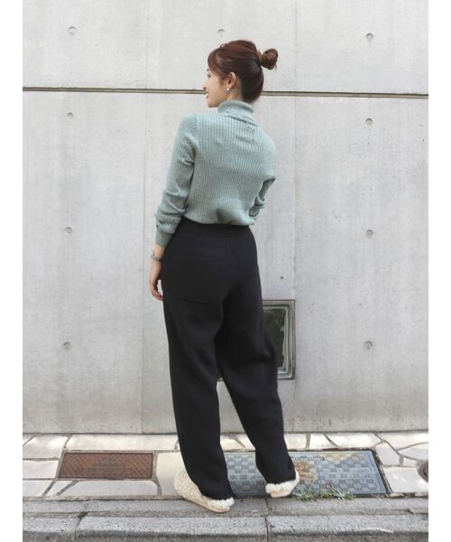 Ungrid(アングリッド)の「カシミヤ混ニットパンツ(その他パンツ・レディース・ブラック/ライトグレー・FREE)」の8枚目の写真