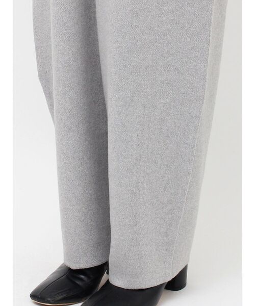 Ungrid(アングリッド)の「カシミヤ混ニットパンツ(その他パンツ・レディース・ブラック/ライトグレー・FREE)」の15枚目の写真