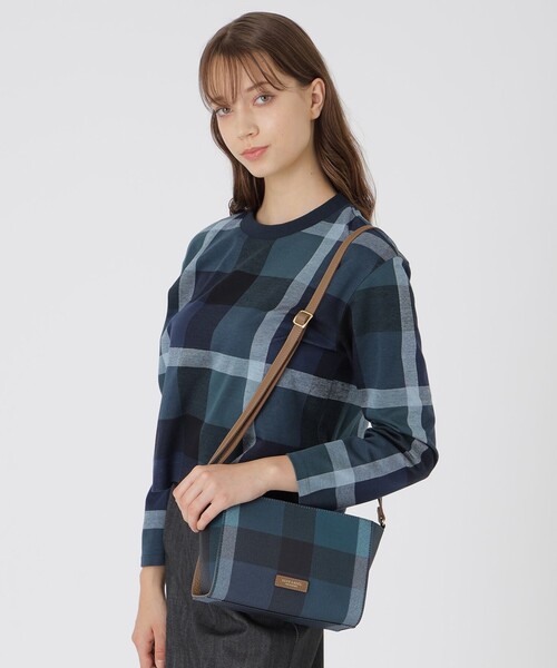 BLUE LABEL CRESTBRIDGE（ブルーレーベルクレストブリッジ）の「クレストブリッジチェックPVCミニショルダー（ショルダーバッグ・レディース・レッド/ベージュ系その他/ダークネイビー/ブルー系その他2・FREE）」の12枚目の写真