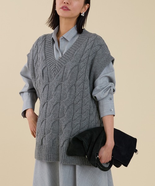 marmors（マルモア）の「【marmors】cable knit vest（ニット/セーター・レディース・オートミール/ブラウン/チャコールグレー・36）」の2枚目の写真