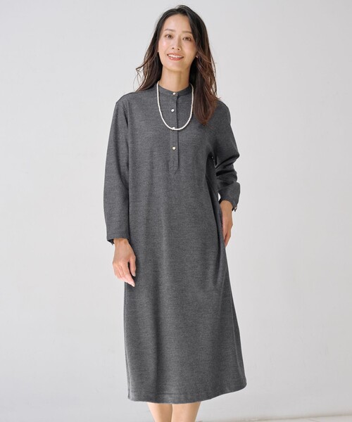 値下げ 藁葺き屋根の家と小川の風景が描かれた油絵 さらに値下げしました