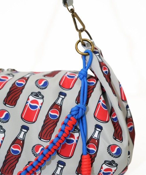 SALON de RUBAN(サロンドルヴァン)の「【SALON de RUBAN / サロン ド ルヴァン】 PEPSI ペプシ ショルダーバッグ(ショルダーバッグ・レディース・ブラック/グレー・FREE)」の13枚目の写真