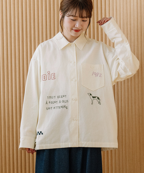 POU DOU DOU(プードゥドゥ)の「JOiEランダムロゴ刺繍シャツジャケット(シャツ/ブラウス・レディース・カーキ/アイボリー/ブラック・M)」の5枚目の写真