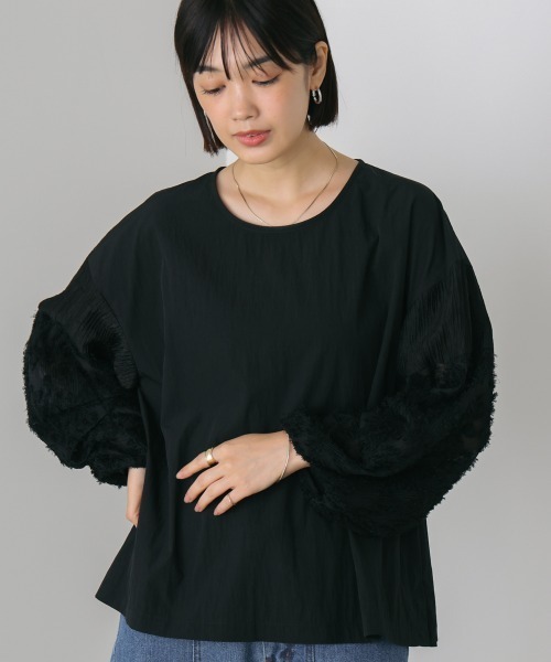 Bou Jeloud(ブージュルード)の「袖ボリュームブラウス(シャツ/ブラウス・レディース・ブラック/ホワイト系その他・38)」の1枚目の写真