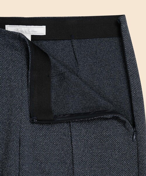 BROOKS BROTHERS（ブルックスブラザーズ）の「ポリエステル／コットン　サイドジップ　クロップドパンツ（スラックス・レディース・ネイビー・X-SMALL/LARGE/MEDIUM/SMALL）」の4枚目の写真