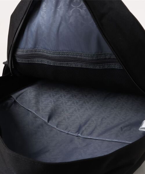 KANGOL（カンゴール）の「【 KANGOL / カンゴール 】 フラップ メッシュ ポケット バックパック（バックパック/リュック・メンズ・ブラック/オフホワイト/グレー・FREE）」の6枚目の写真
