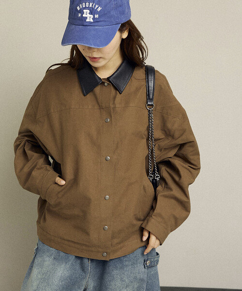 PUBLUX(パブリュクス)の「PUBLUX/パブリュクス レザレット 衿付き ライトアウター 限定展開(その他アウター・レディース・ブラウン/ベージュ・フリ-)」の4枚目の写真