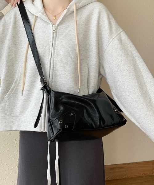 Burner(バーナー)の「【OKUOKU 0909】ヴィンテージ風レザー 2WAY ショルダーバッグ oku-bag-35-27(ショルダーバッグ・レディース・ブラック/ダークブラウン・FREE)」の1枚目の写真