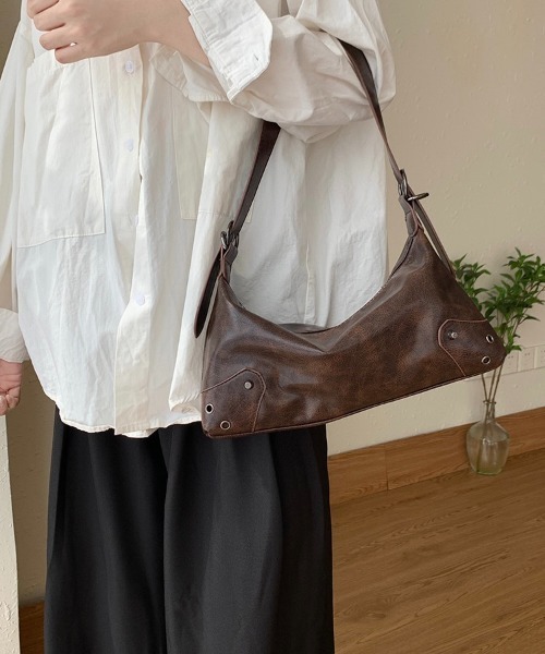 Burner(バーナー)の「【OKUOKU 0909】ヴィンテージ風レザー 2WAY ショルダーバッグ oku-bag-35-27(ショルダーバッグ・レディース・ブラック/ダークブラウン・FREE)」の9枚目の写真