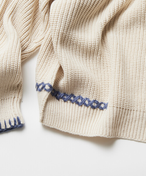 FREAK'S STORE(フリークスストア)の「限定展開 リラックスフィット ハンドステッチデザイン 畦編み ニット カーディガン(カーディガン/ボレロ・メンズ・チャコールグレー/ブラック/オフホワイト/ブラウン・MEDIUM/LARGE)」の8枚目の写真