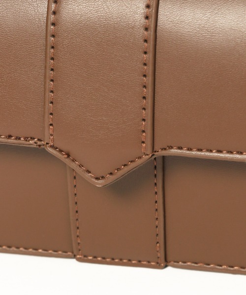 mysty woman（ミスティウーマン）の「ノーブルフラップBAG　608042（ショルダーバッグ・レディース・ブラック/ブラウン・FREE）」の4枚目の写真