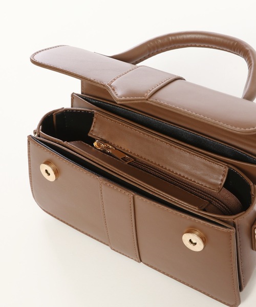 mysty woman（ミスティウーマン）の「ノーブルフラップBAG　608042（ショルダーバッグ・レディース・ブラック/ブラウン・FREE）」の3枚目の写真