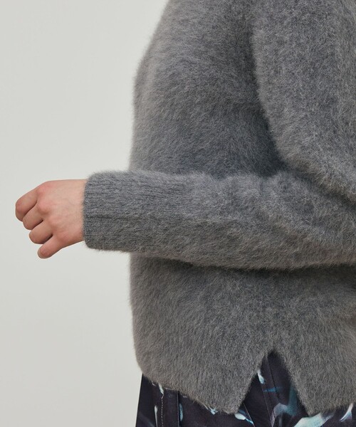 フォックスカシミヤ Vネックプルオーバー（ニット/セーター）｜DES