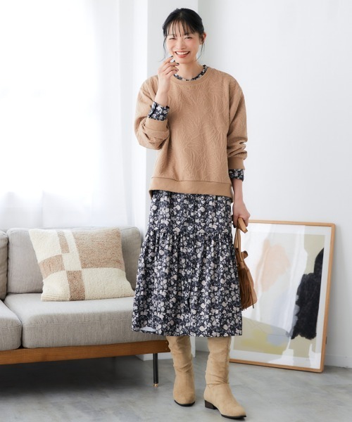 SMILE LAND(スマイルランド)の「<大きいサイズ>ふくれフラワージャガードゆるシルエットプルオーバー(Tシャツ/カットソー・レディース・ベージュ/ブラック/セージグリーン/グレー・L/LL/3L/4L/5L)」の7枚目の写真