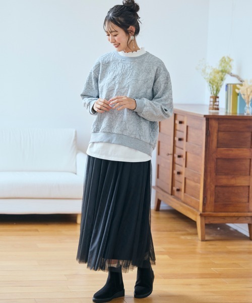 SMILE LAND(スマイルランド)の「<大きいサイズ>ふくれフラワージャガードゆるシルエットプルオーバー(Tシャツ/カットソー・レディース・ベージュ/ブラック/セージグリーン/グレー・L/LL/3L/4L/5L)」の9枚目の写真